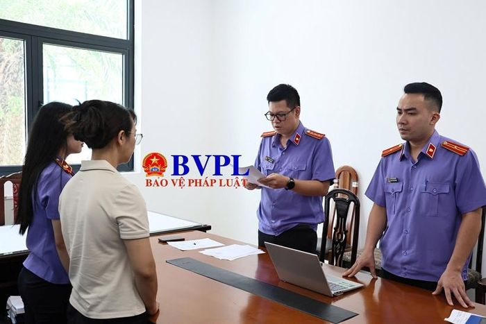  Bị can Lê Thị Hồng Nhung, nguyên Kiểm sát viên VKSND TP Hà Nội đã có hành vi làm sai lệch hồ sơ vụ án. Ảnh: PV