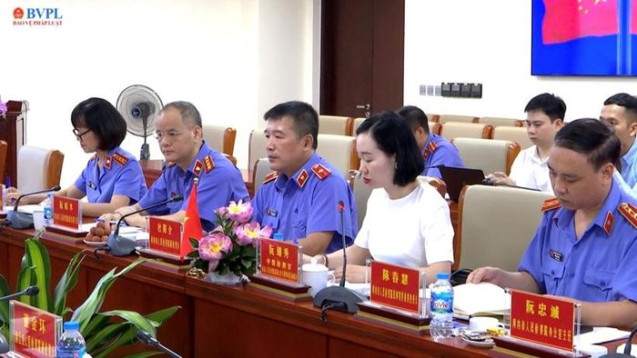  Đại biểu VKSND Thành phố Hà Nội dự buổi làm việc.
