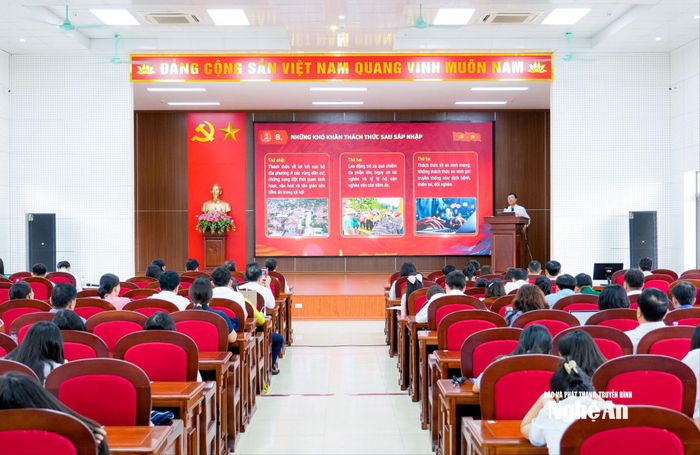 Toàn cảnh chung kết Hội thi báo cáo viên, tuyên truyền viên giỏi tỉnh năm 2026. Ảnh: Phạm Bằng