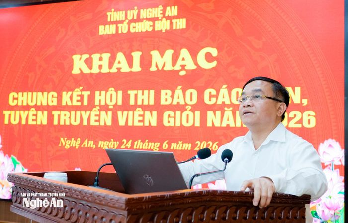 Đồng chí Ngọc Kim Nam - Ủy viên Ban Thường vụ, Trưởng ban Tuyên giáo và Dân vận Tỉnh ủy phát biểu khai mạc. Ảnh: Phạm Bằng