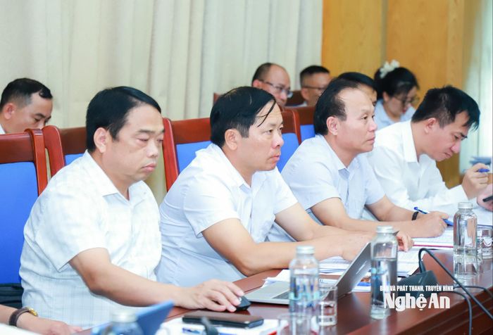 Lãnh đạo các xã dự cuộc làm việc. Ảnh: Thành Duy