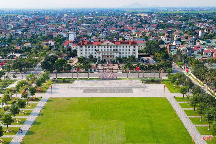 Trụ sở Văn phòng HĐND và UBND tỉnh Hà Tĩnh - nơi diễn ra kỳ họp.