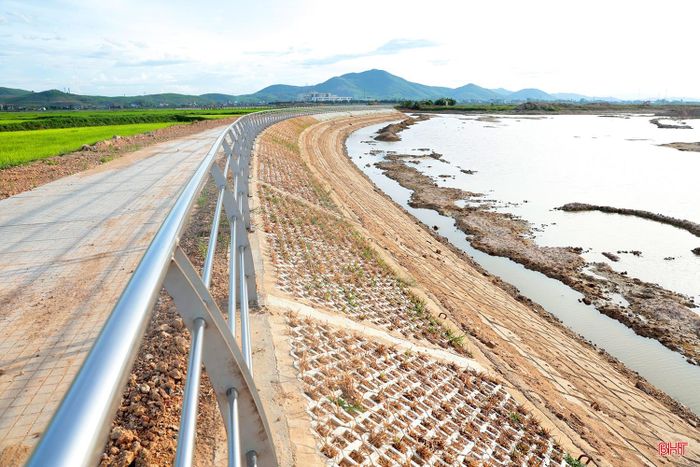 Với việc huy động nhân lực, máy móc và xây dựng kế hoạch thi công hợp lý, tới thời điểm này, đơn vị thi công đã hoàn thành được 80% giá trị hợp đồng; đặt mục tiêu hoàn thành khối lượng được giao trước tháng 9/2026.