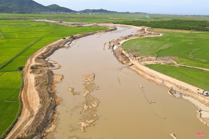 Dự án cải tạo 20 km của tuyến kênh Nhà Lê từ cầu Giang Tân đến cầu Kỳ Thọ; làm mới 2 cây cầu, 1 đập dâng; hoàn trả 7 trạm bơm, bố trí 85 cống tiêu; sửa chữa, nâng cấp 9 tuyến đường công vụ; nạo vét toàn tuyến kênh, hồ Khe Đeng; xây dựng tuyến kênh thoát lũ, chống ngập úng trung tâm xã Kỳ Xuân…