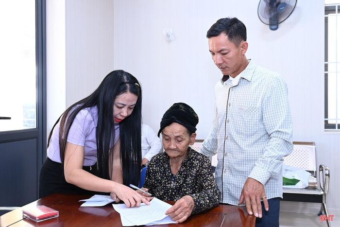 Dự thảo nghị quyết nếu được HĐND tỉnh thông qua sẽ là sự động viên, khích lệ rất lớn đối với đội ngũ cán bộ, công chức, viên chức làm việc tại trung tâm PVHCC các cấp.