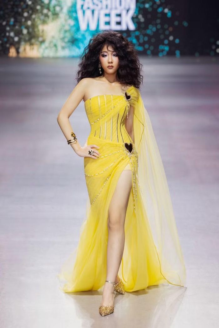 Với “Golden Heart Veil,” Thảo Nguyễn mong muốn phái đẹp học cách yêu thương bản thân, lan tỏa sự tử tế và tự tin tỏa sáng bằng chính giá trị của mình.