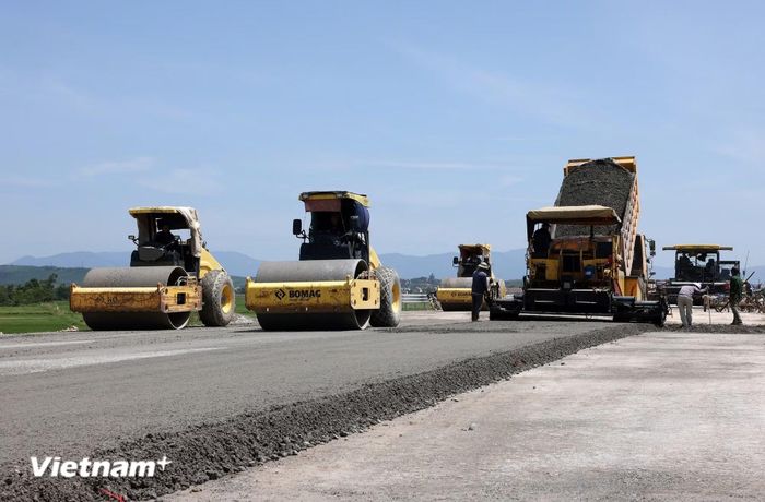 Khu vực kinh tế tư nhân đã có bước tiến lớn, nhưng cần lan tỏa chính sách hơn nữa tới doanh nghiệp nhỏ và hộ kinh doanh cá thể. (Ảnh: PV/Vietnam+)