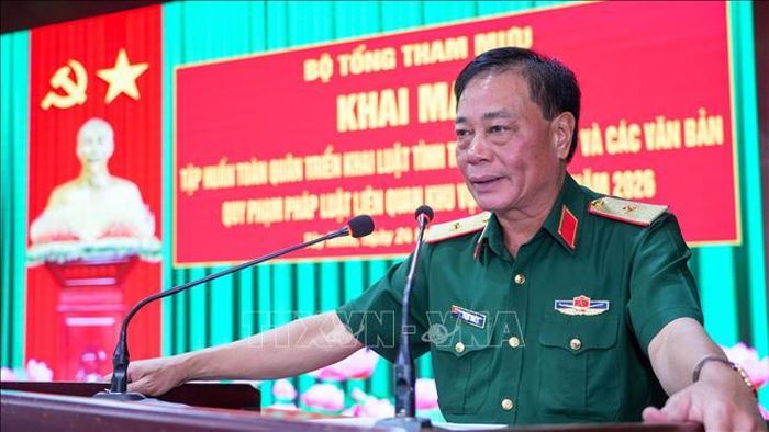 Thiếu tướng Phạm Văn Tỵ, Phó Chánh Văn phòng Thường trực Ủy ban Quốc gia ứng phó sự cố, thiên tai và tìm kiếm cứu nạn, Phó cục trưởng Cục Cứu hộ - Cứu nạn (Bộ Tổng Tham mưu QĐND Việt Nam), phát biểu khai mạc.