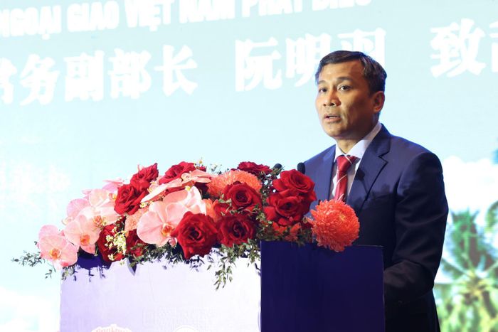 Ông Nguyễn Minh Vũ, Thứ trưởng Thường trực Bộ Ngoại phát biểu tại diễn đàn.