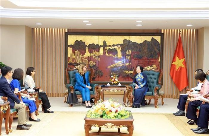 Phó Thủ tướng Phạm Thị Thanh Trà tiếp bà Silvia Danailov, Trưởng đại diện Quỹ Nhi đồng Liên hợp quốc tại Việt Nam. Ảnh: Tuấn Anh/TTXVN
