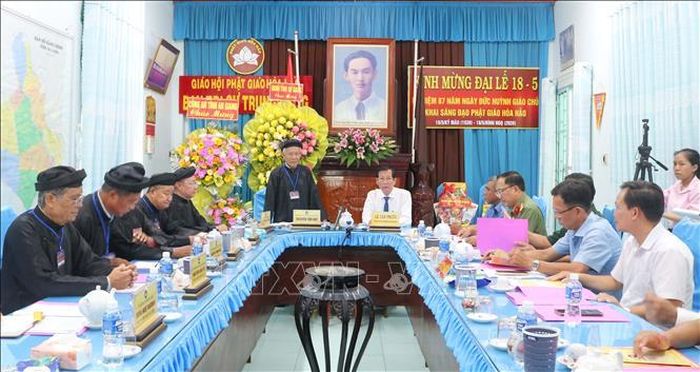 Quang cảnh buổi chúc mừng Đại lễ kỷ niệm 87 năm Ngày khai sáng đạo Phật giáo Hòa Hảo.