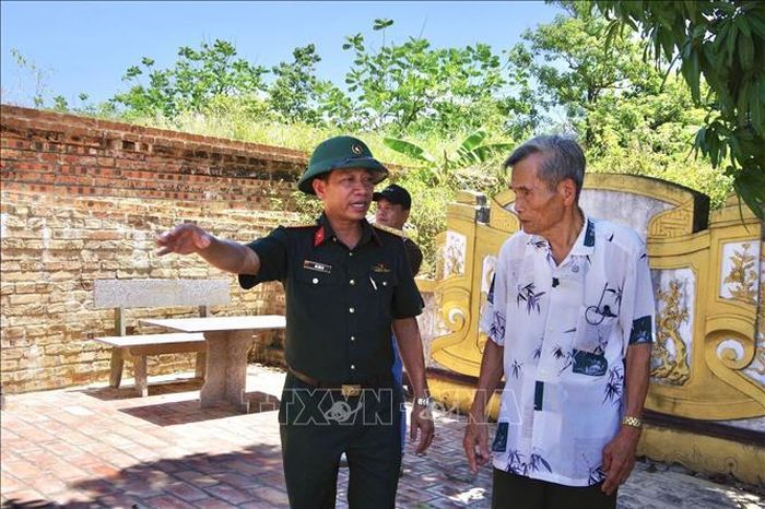 Khảo sát nguồn tin từ nhân chứng.