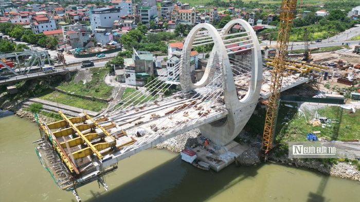 Điểm nhấn của cầu Đuống mới là 2 trụ cầu bê tông hình elip
