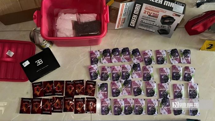 Tang vật ma túy bị lực lượng Công an Tp.Đồng Nai thu giữ trong chuyên án, gồm ma túy tổng hợp, ketamine và hàng chục gói ma túy dạng "nước vui".