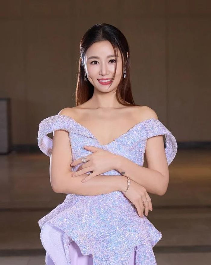Lâm Tâm Như đang có cuộc sống hôn nhân êm ấm, hạnh phúc bên Hoắc Kiến Hoa. Ảnh: IGNV.