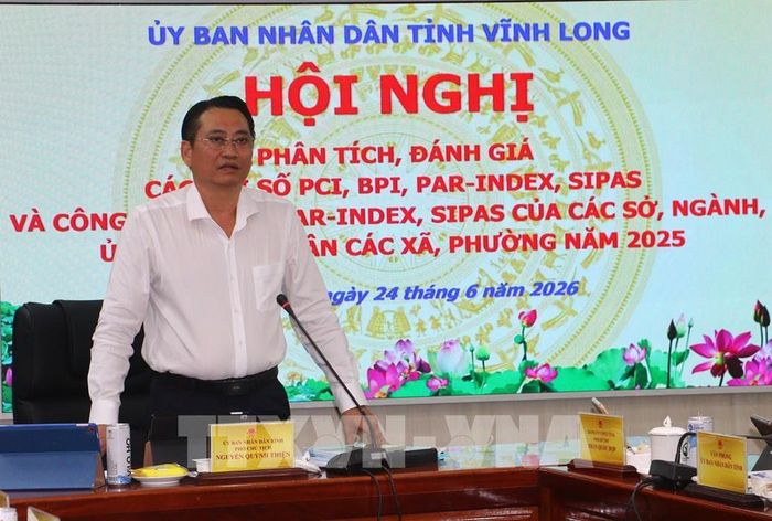 Phó Chủ tịch UBND tỉnh Vĩnh Long Nguyễn Quỳnh Thiện phát biểu tại hội nghị. Ảnh: Phúc Sơn - TTXVN