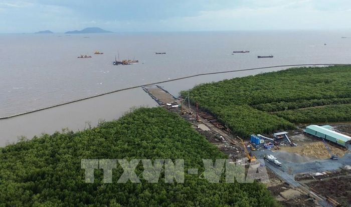 Điểm đầu của Dự án đường giao thông ra đảo Hòn Khoai. Ảnh: Tuấn Phi - TTXVN