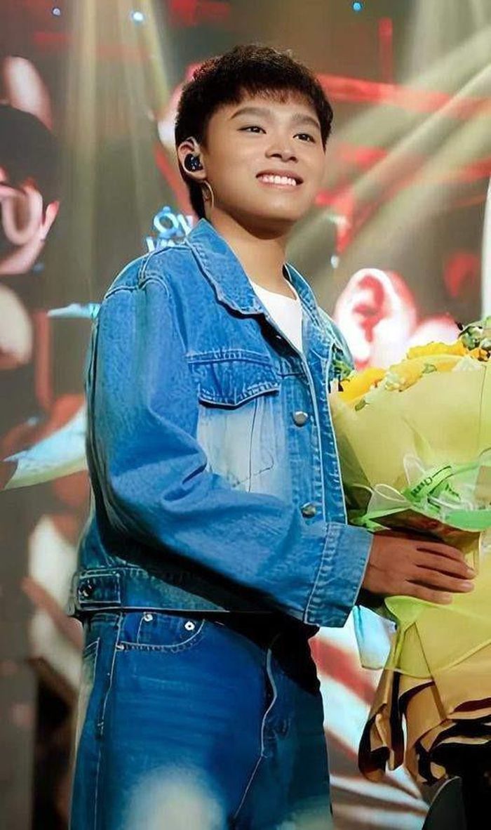 Ca sĩ Hồ Văn Cường