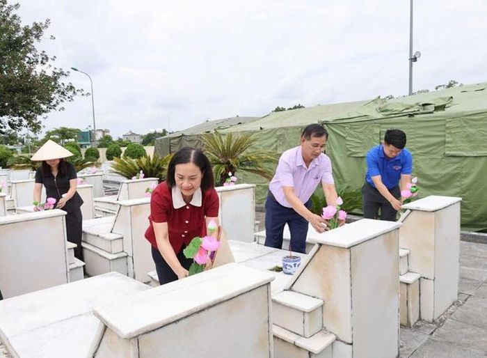 Cán bộ, hội viên, phụ nữ xã Đầm Hà, tỉnh Quảng Ninh cụ thể hóa Chiến dịch bằng những hoạt động thiết thực, góp phần lan tỏa sâu rộng đạo lý "Uống nước nhớ nguồn" trong cộng đồng.