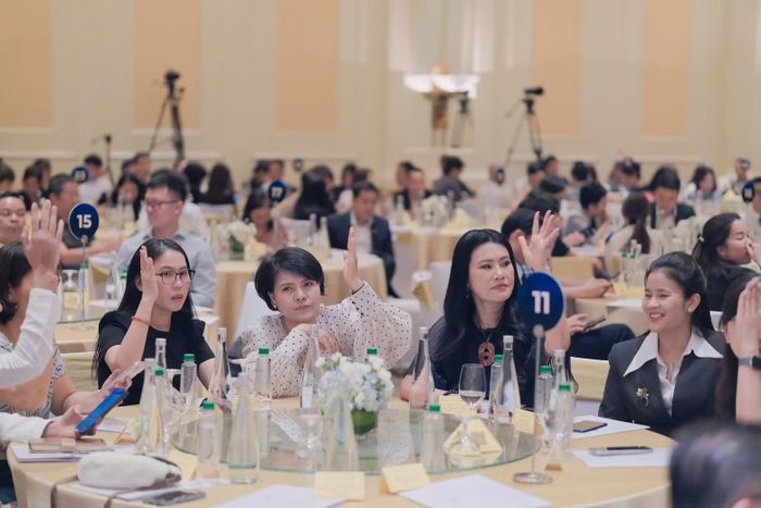 Sau khi tiến hành biểu quyết, hội nghị thông qua tờ trình miễn nhiệm 8 thành viên Ban chấp hành VACOD nhiệm kỳ 2022 – 2027 với tỷ lệ 100% đại biểu tham dự.