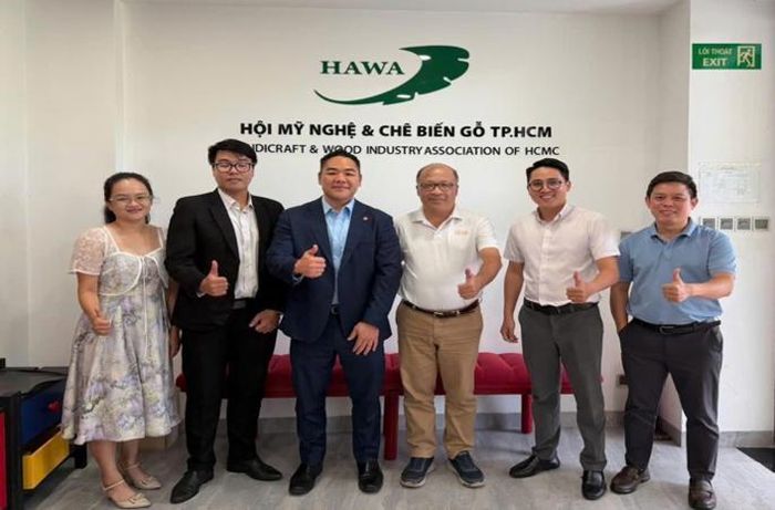 Đại diện ACC làm việc cùng Hội Mỹ nghệ và Chế biến gỗ TP. Hồ Chí Minh