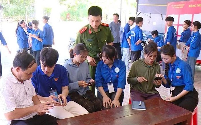 Xã Lương Sơn đang triển khai đợt cao điểm 30 ngày thực hiện phong trào “Bình dân học vụ số”.