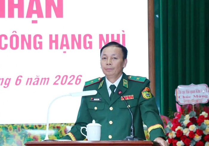 Phó Tư lệnh - Tham mưu trưởng Bộ đội Biên phòng Thiếu tướng Hoàng Hữu Chiến phát biểu tại buổi lễ.