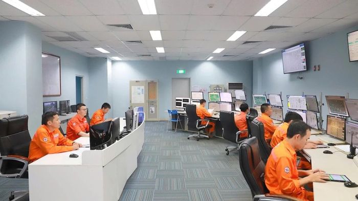 CBCNV Công ty Nhiệt điện Nghi Sơn tập trung cao độ tại Phòng điều khiển trung tâm (CCR)