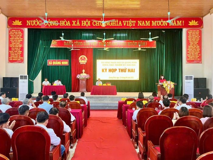 Toàn cảnh kỳ họp.