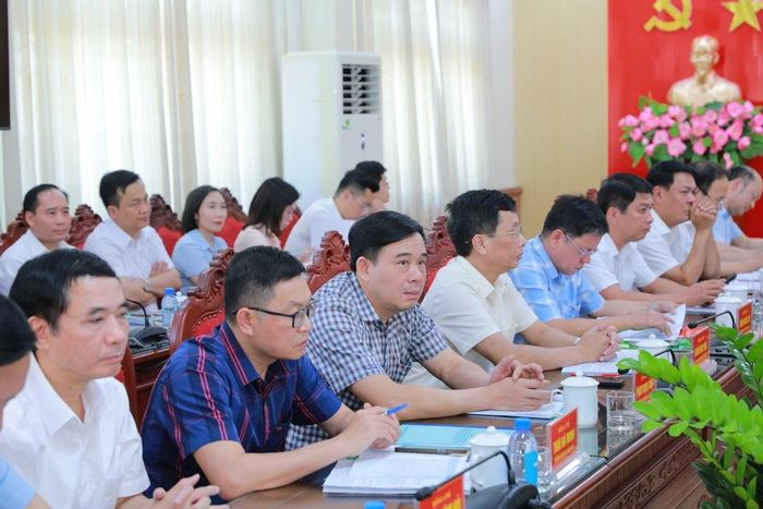 Đại biểu dự buổi làm việc.