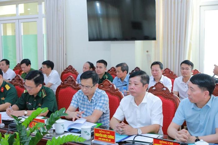 Đại biểu dự buổi làm việc.