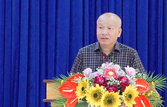 Ủy viên Ban Thường vụ Tỉnh ủy, Phó Bí thư Thường trực Đảng ủy Các cơ quan Đảng tỉnh Võ Nguyên Nam phát biểu chỉ đạo tại hội nghị.