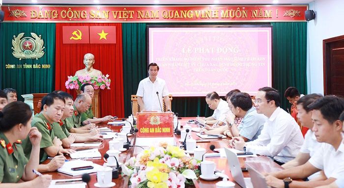  Đồng chí Lê Xuân Lợi chủ trì lễ phát động cao điểm thu nhận mẫu ADN thân nhân liệt sĩ chưa xác định được thông tin ở điểm cầu Bắc Ninh. 