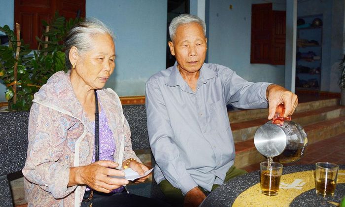 Ông Nông Văn Tựa, người uy tín thôn Đồn Cầu Bằng, xã Kép luôn tận tình với công việc.