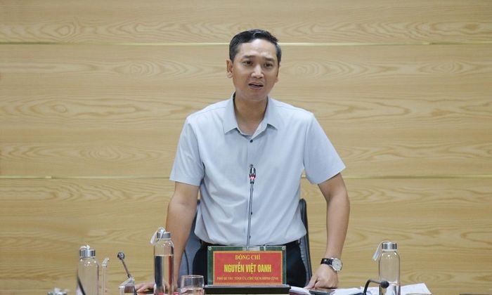  Đồng chí Nguyễn Việt Oanh phát biểu kết luận buổi khảo sát. 