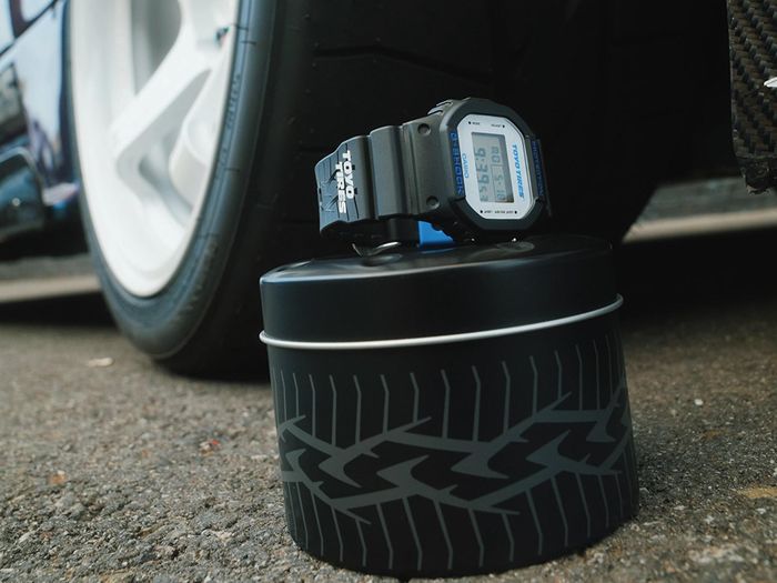 Thiết kế của đồng hồ lấy cảm hứng trực tiếp từ dòng lốp hiệu năng cao Proxes Sport R.