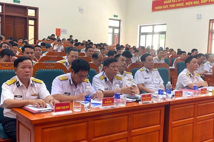 Đại biểu dự Hội nghị Quân chính 6 tháng đầu năm 2026 của Vùng 3 Hải Quân. Ảnh: KHÁNH LINH