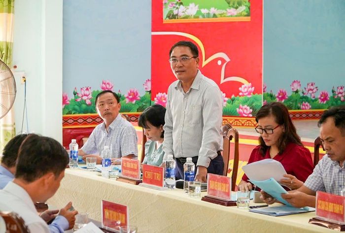 Ông Lương Công Tuấn, Trưởng ban Pháp chế HĐND thành phố phát biểu tại buổi giám sát. Ảnh: HỒ QUÂN