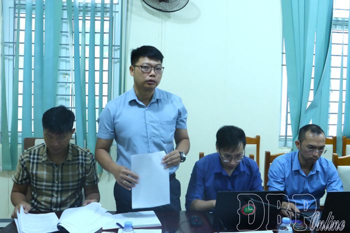 Đại diện Công ty TNHH Thương mại và Xây dựng số 6 phát biểu tại cuộc họp.