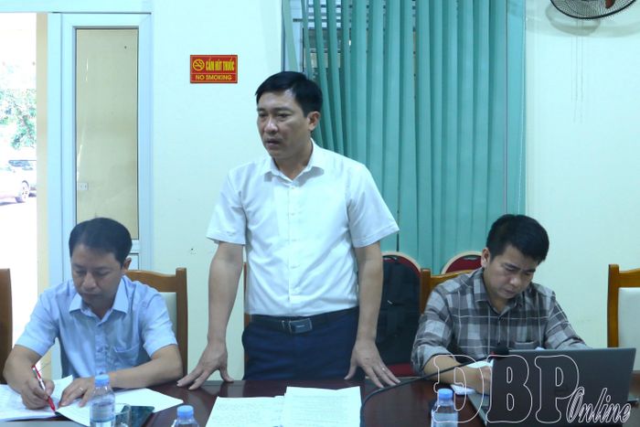 Đại diện lãnh đạo xã Thanh Nưa phát biểu tại cuộc họp.