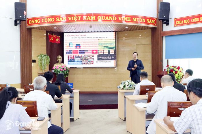 Các học viên tham gia lớp tập huấn. Ảnh: Thanh Cảnh