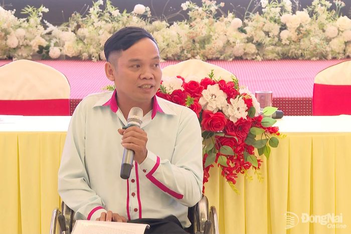 Các đại biểu người khuyết tật, nạn nhân chất độc da cam tiêu biểu chia sẻ những câu chuyện vượt khó, lan tỏa nghị lực vươn lên trong cuộc sống. Ảnh: Văn Đoàn