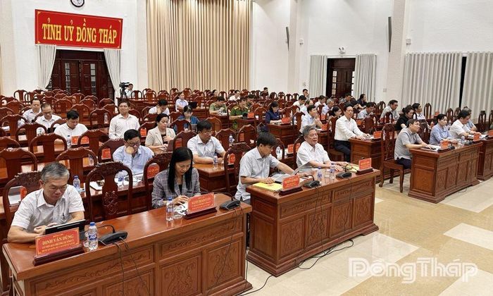 Các đại biểu dự họp tại điểm cầu Đồng Tháp.