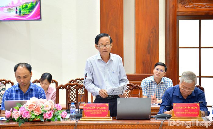 Các đại biểu, chuyên gia phát biểu ý kiến tại hội thảo.