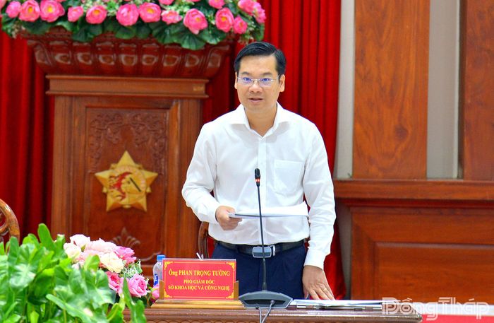 Phó Giám đốc Sở Khoa học và Công nghệ tỉnh Đồng Tháp Phan Trọng Tường phát biểu tại hội thảo.
