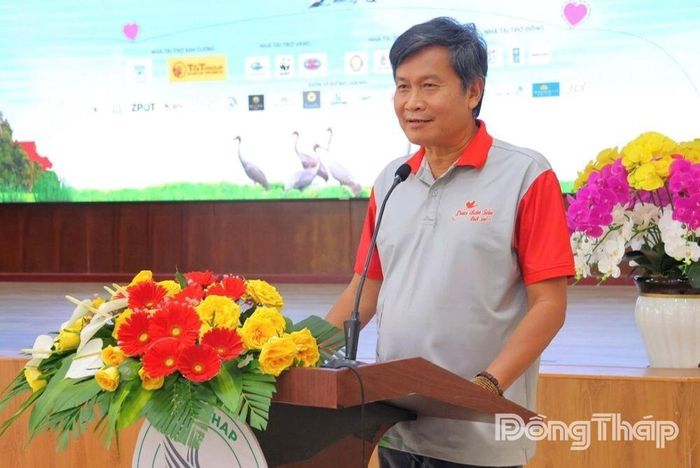 TS. Trần Triết, Giám đốc Chương trình Bảo tồn sếu Đông Nam Á chia sẻ các giải pháp bảo tồn và phục hồi quần thể sếu đầu đỏ tại Tràm Chim.