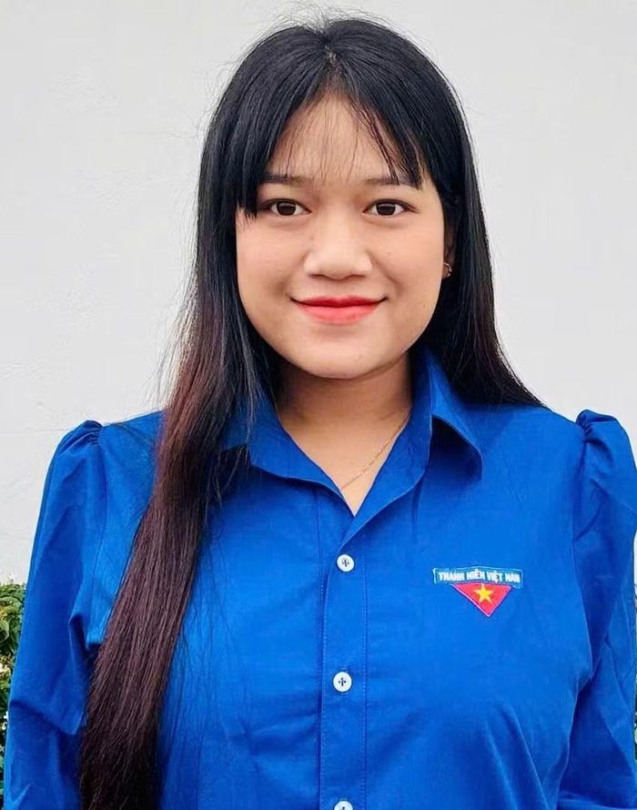 Chị Rơ Châm Ái Giang.