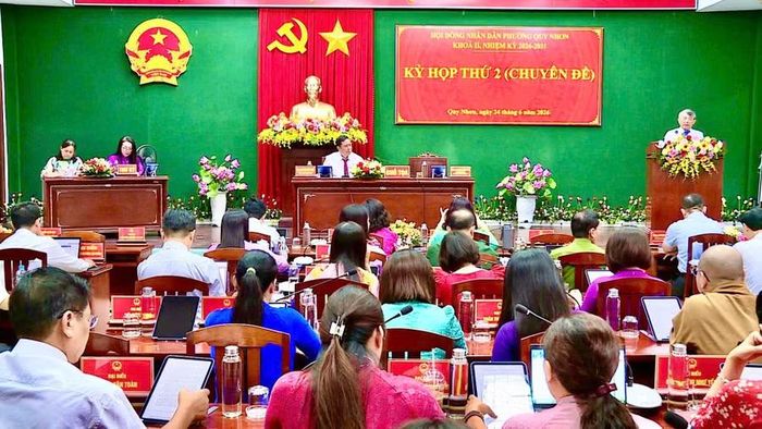 HĐND phường Quy Nhơn thông qua nghị quyết thành lập 22 tổ dân phố mới. Ảnh: Minh Hoàng