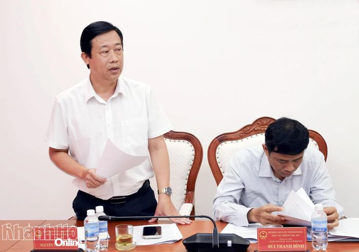 Lãnh đạo Ban Pháp chế HĐND tỉnh trao đổi một số nội dung tại buổi làm việc của đoàn giám sát.