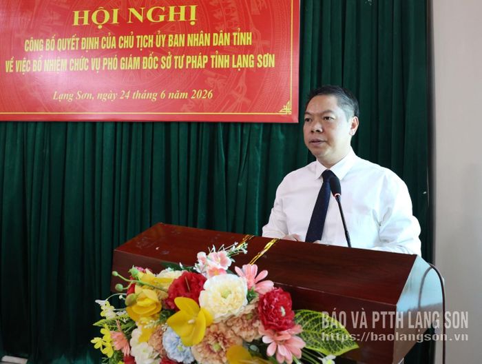 Đồng chí Đoàn Thanh Sơn, Phó Chủ tịch UBND tỉnh phát biểu tại hội nghị